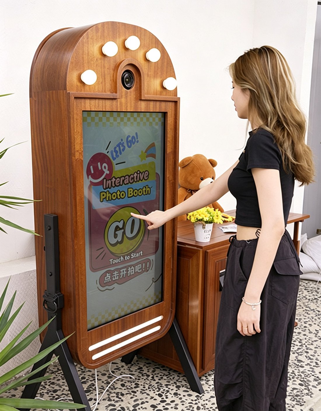 Retro Wooden Interactive Photo Booth 43 Inch Touch Screen Commercial Self‑Service Kiosk 1m (1)